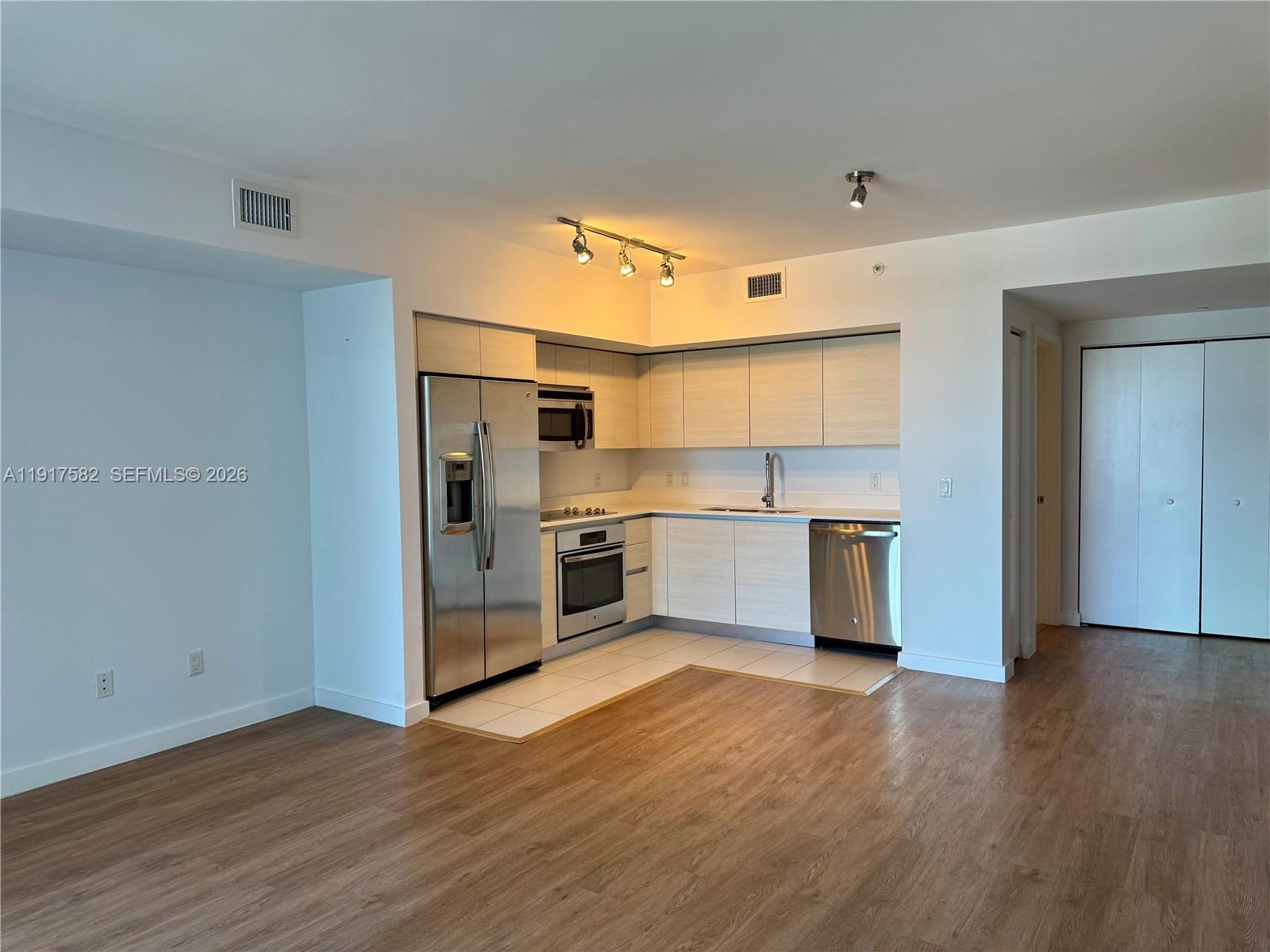 4250 Biscayne Blvd # 1006