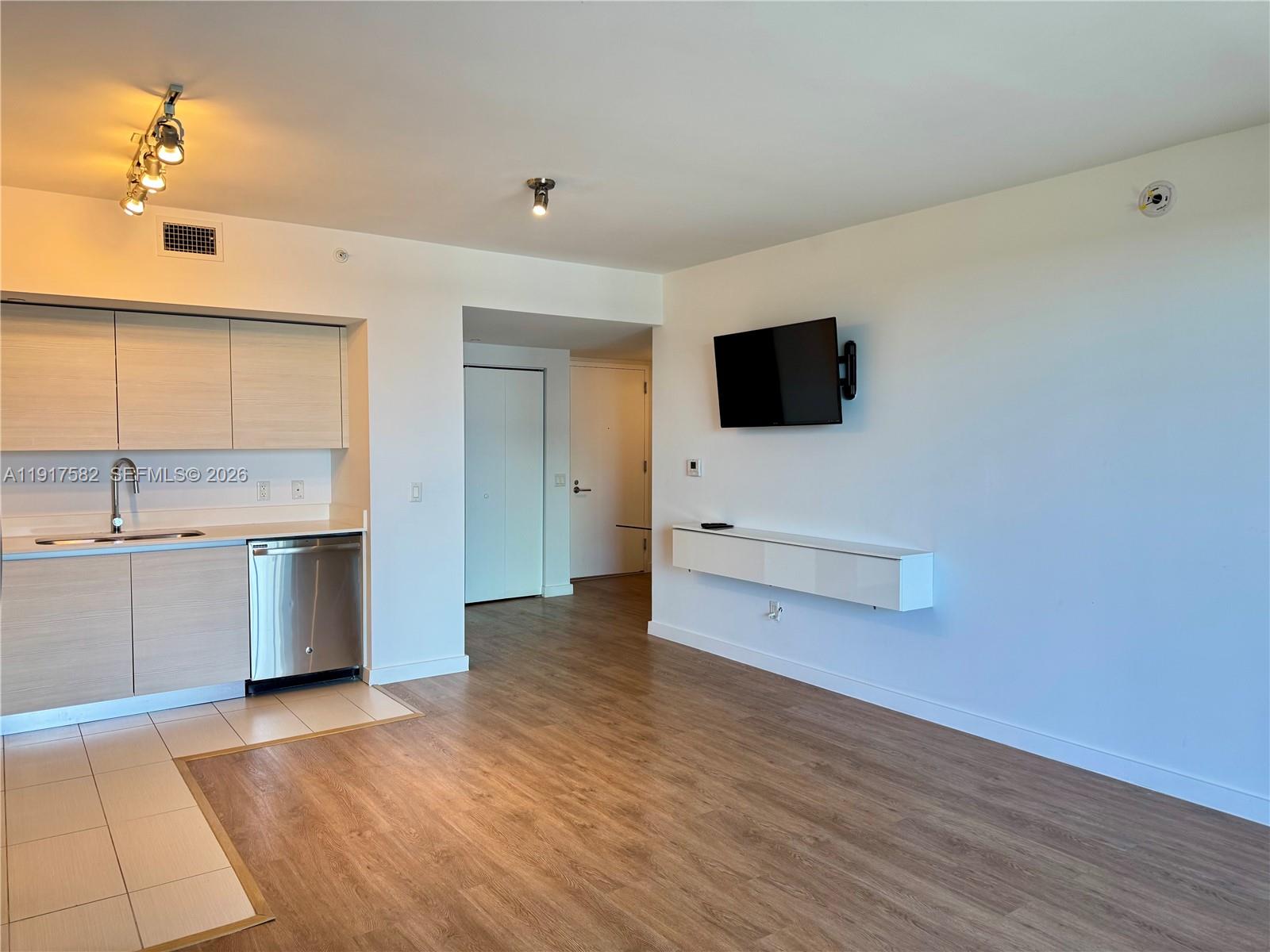 4250 Biscayne Blvd # 1006