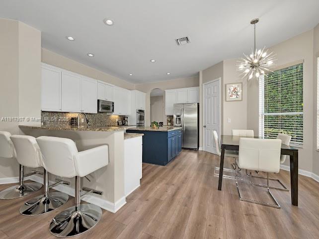 585 SW Yacht Basin Way