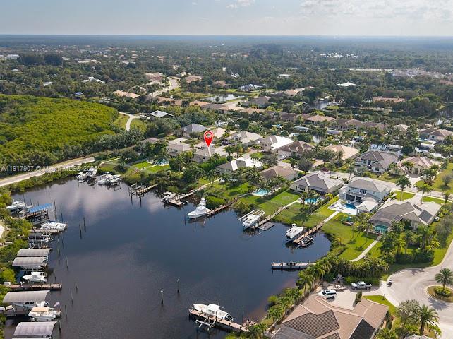 585 SW Yacht Basin Way