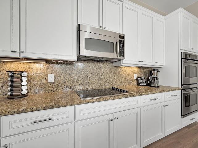 585 SW Yacht Basin Way