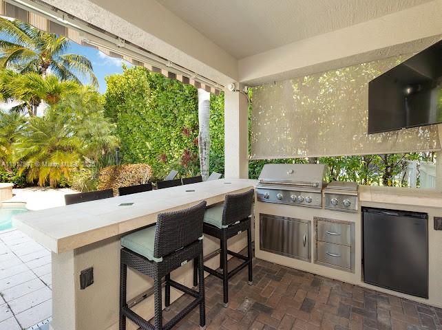 585 SW Yacht Basin Way