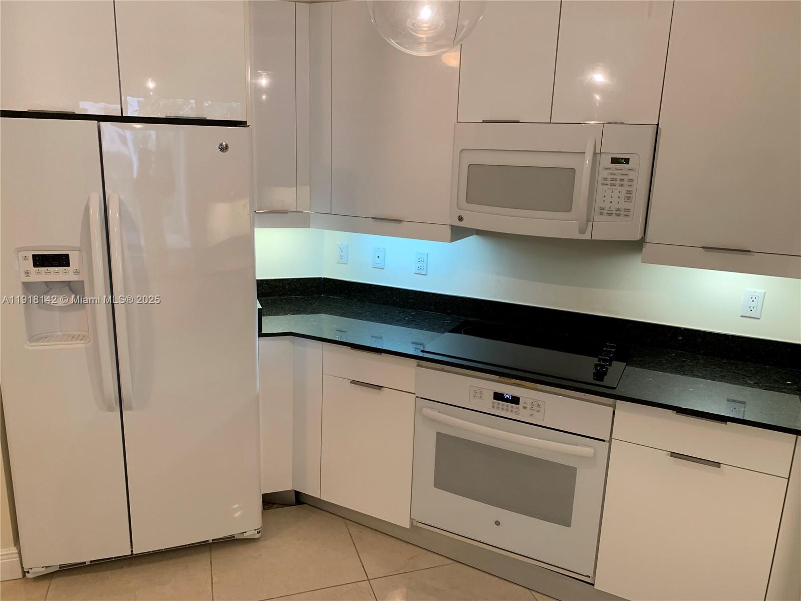 705 CRANDON BL # 406