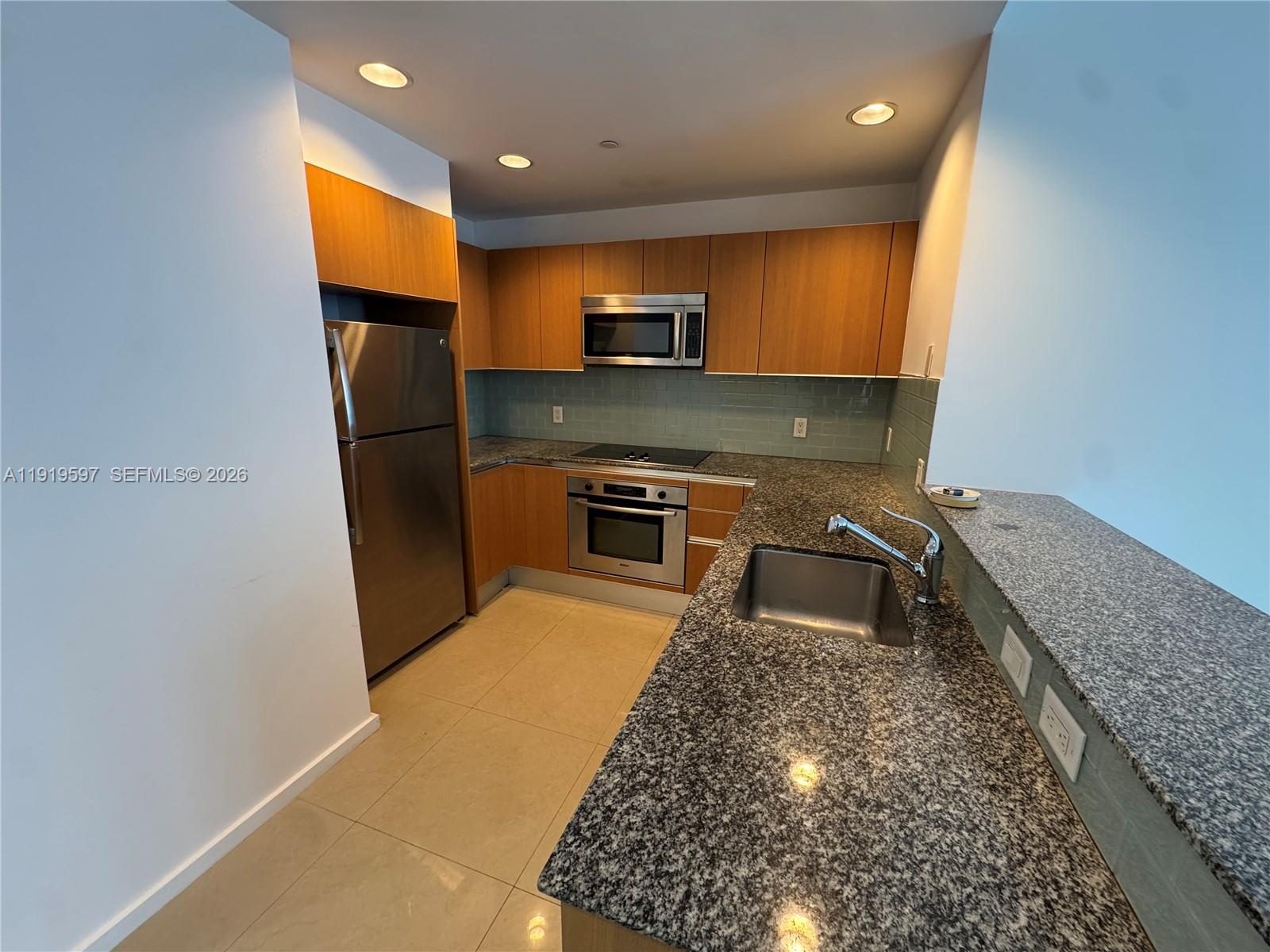 1050 Brickell Ave # 3106