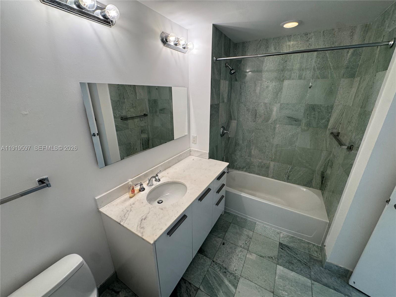 1050 Brickell Ave # 3106