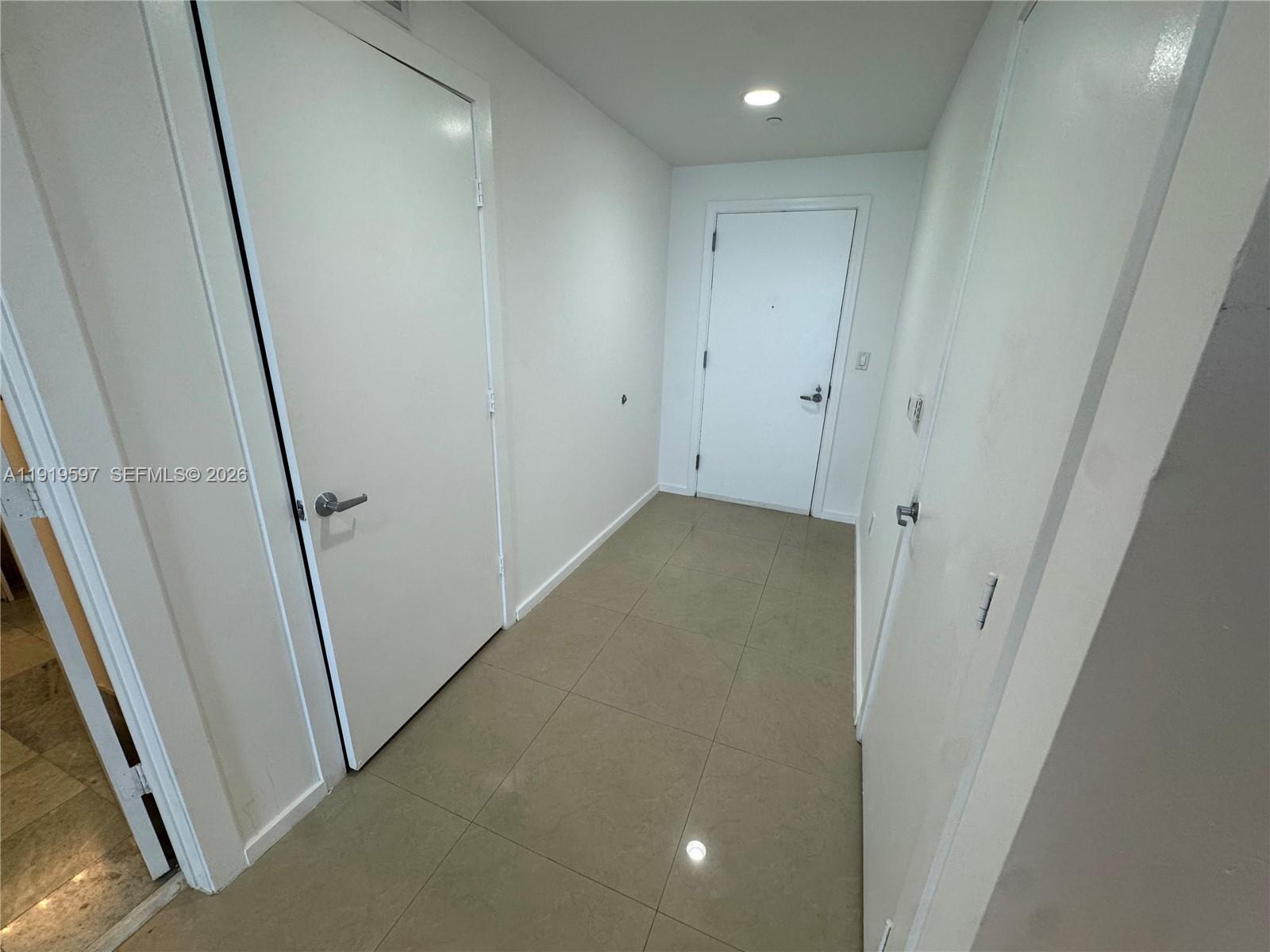 1050 Brickell Ave # 3106