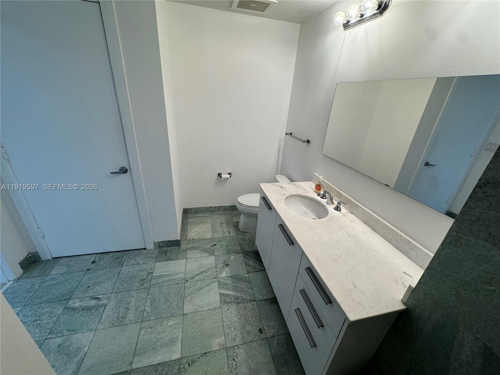 1050 Brickell Ave # 3106