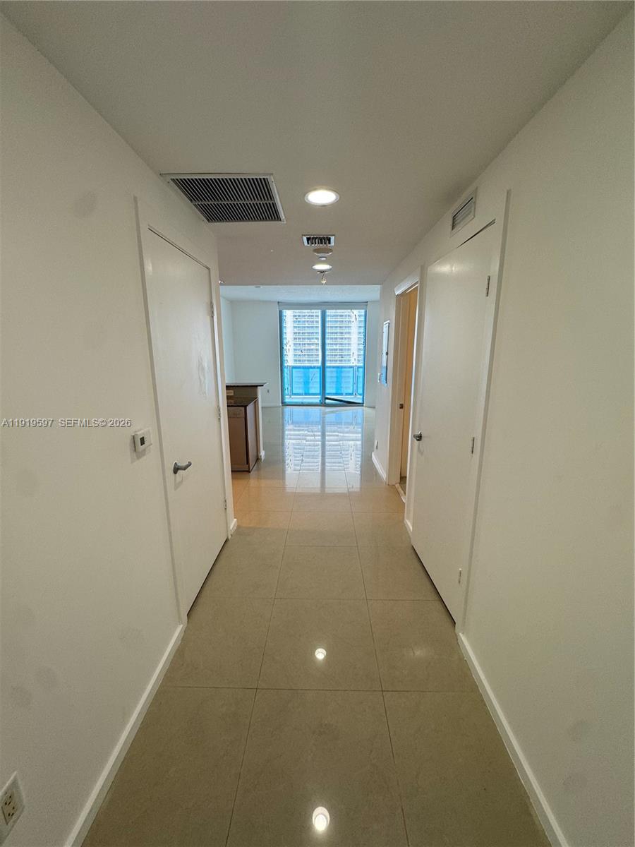 1050 Brickell Ave # 3106