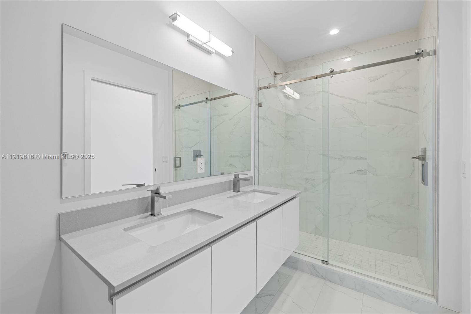 101 Diplomat Pkwy # 901