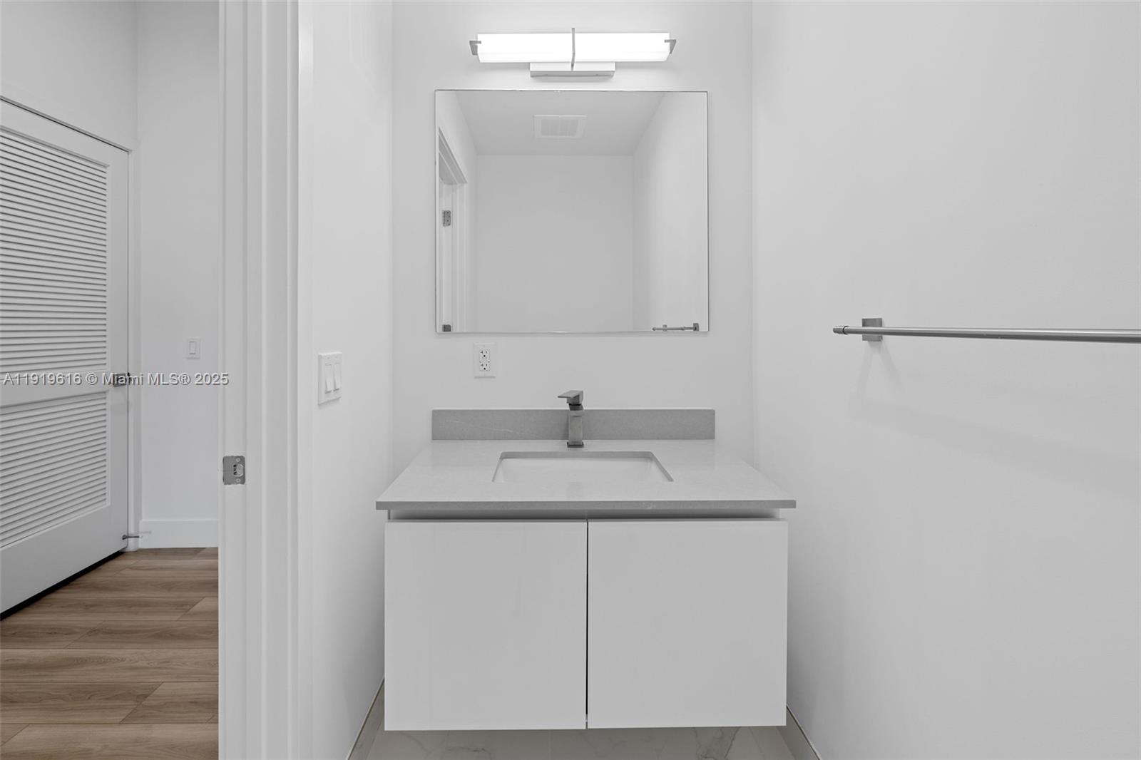 101 Diplomat Pkwy # 901