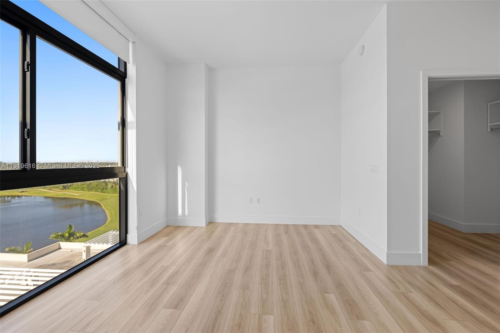 101 Diplomat Pkwy # 901