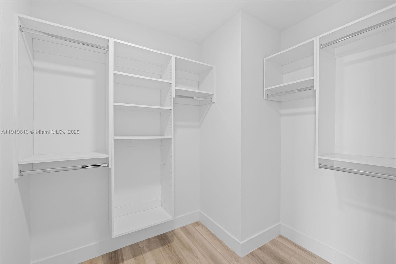 101 Diplomat Pkwy # 901