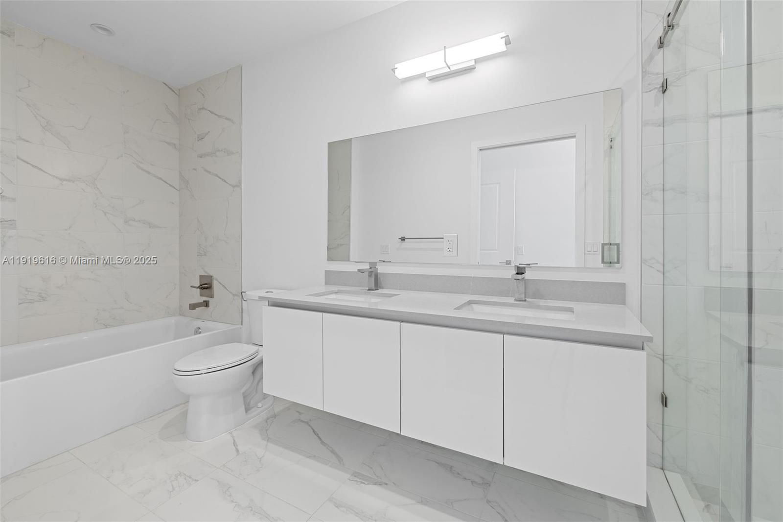 101 Diplomat Pkwy # 901