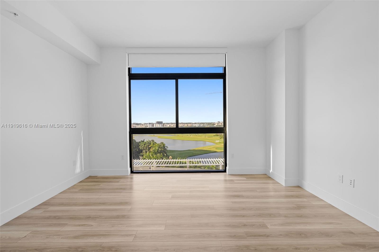 101 Diplomat Pkwy # 901