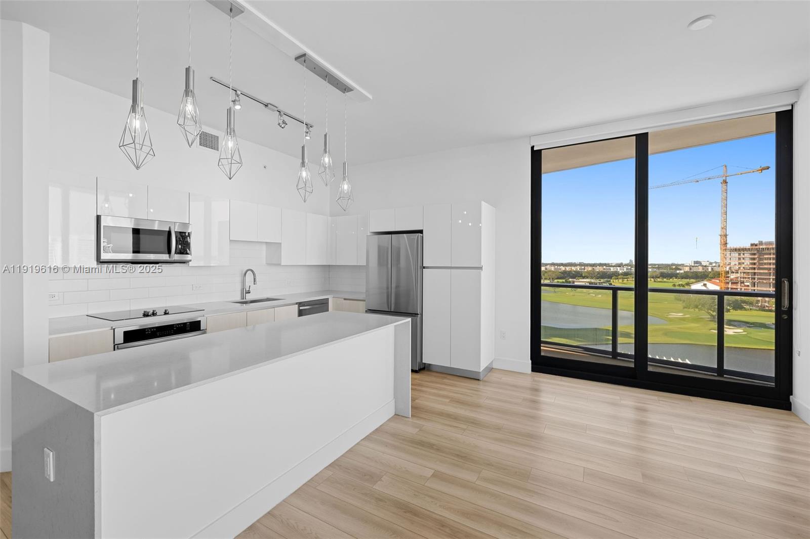 101 Diplomat Pkwy # 901