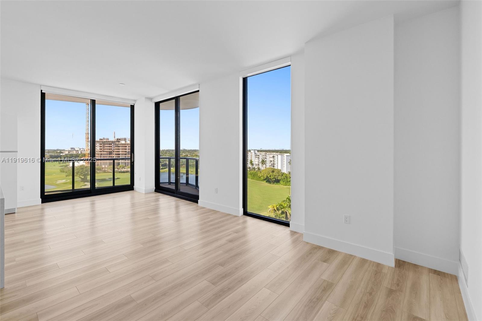 101 Diplomat Pkwy # 901