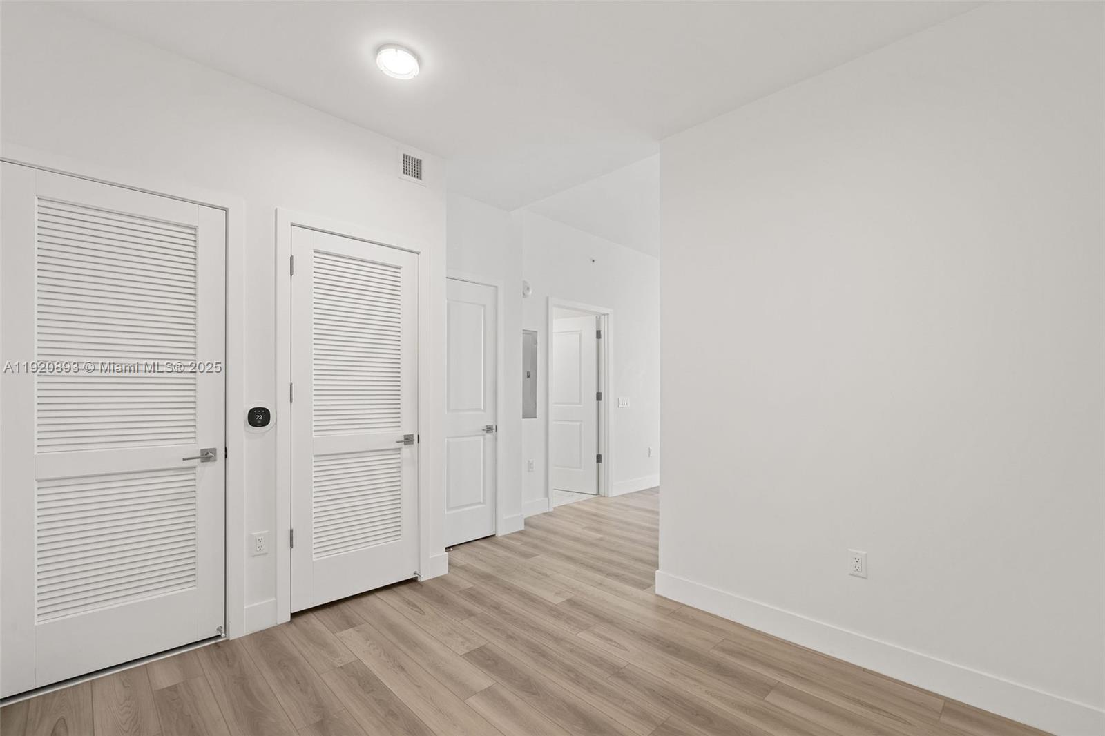 101 Diplomat Pkwy # 2605