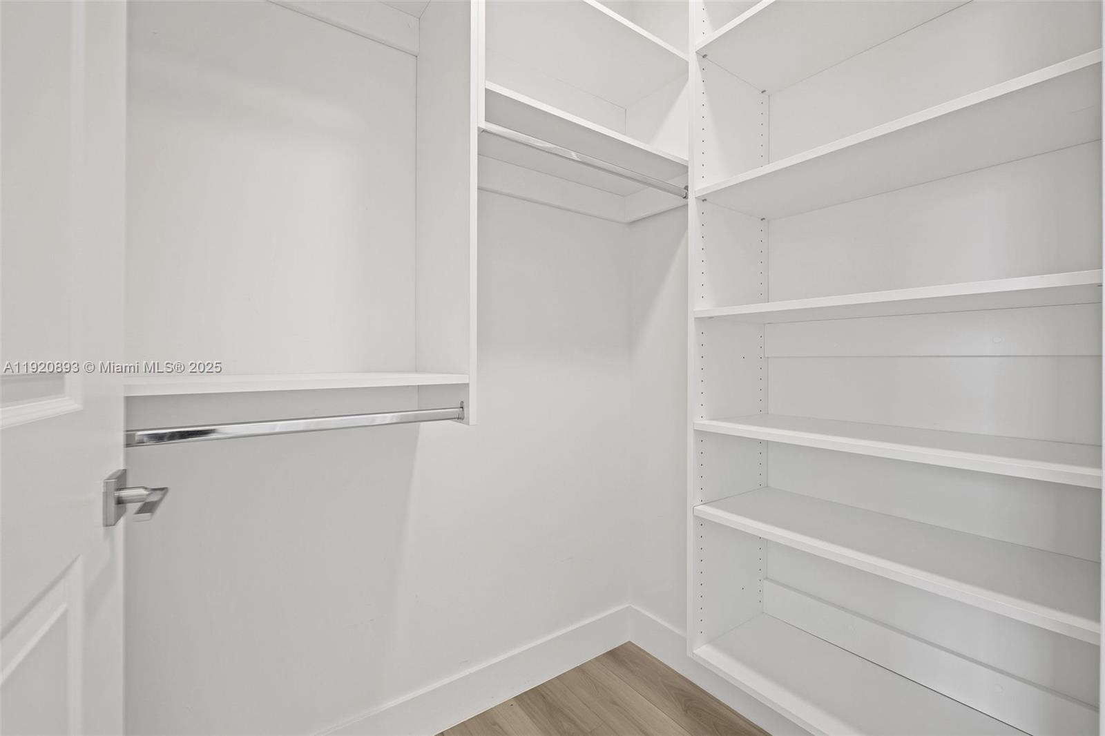 101 Diplomat Pkwy # 2605