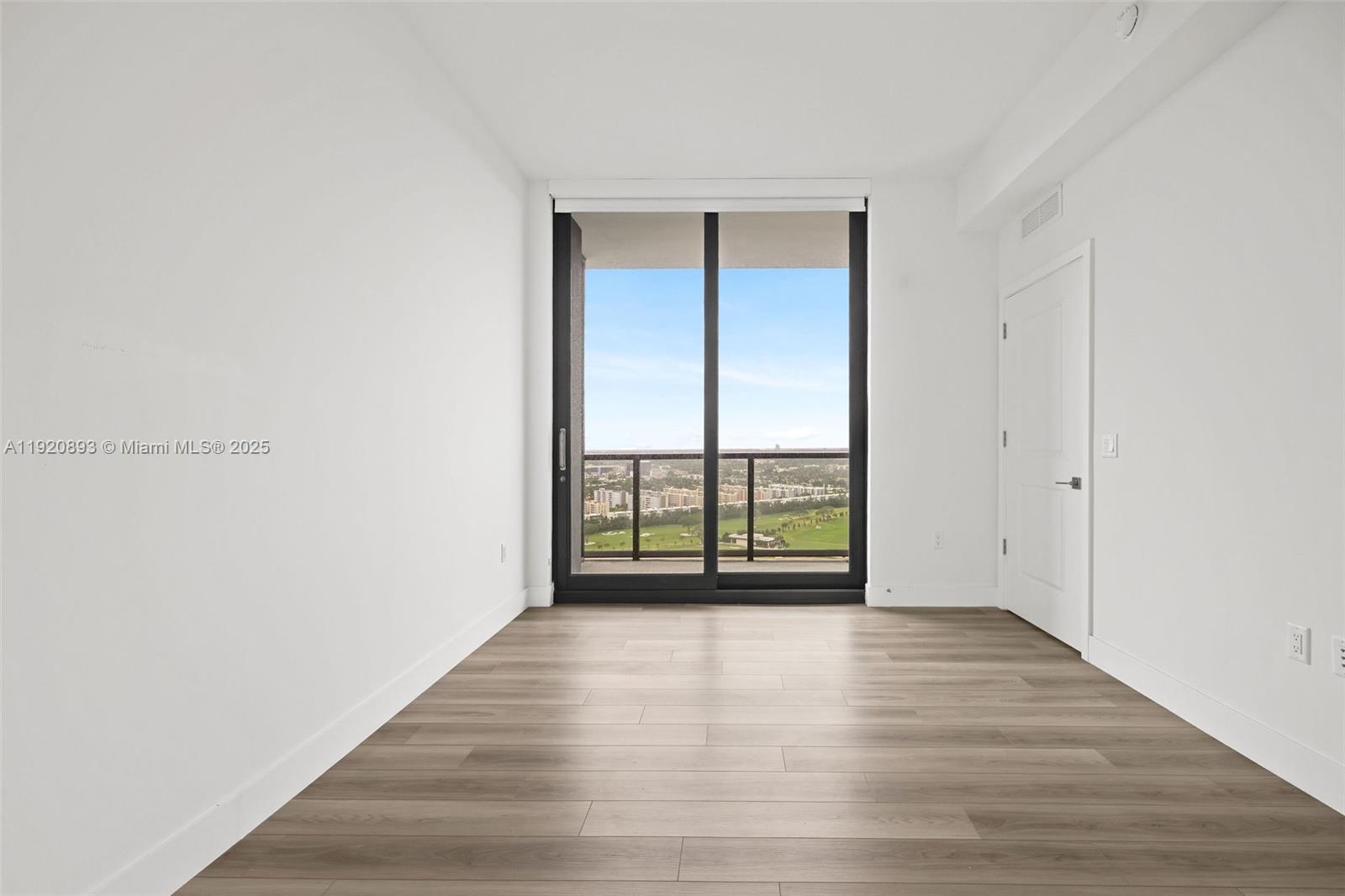 101 Diplomat Pkwy # 2605