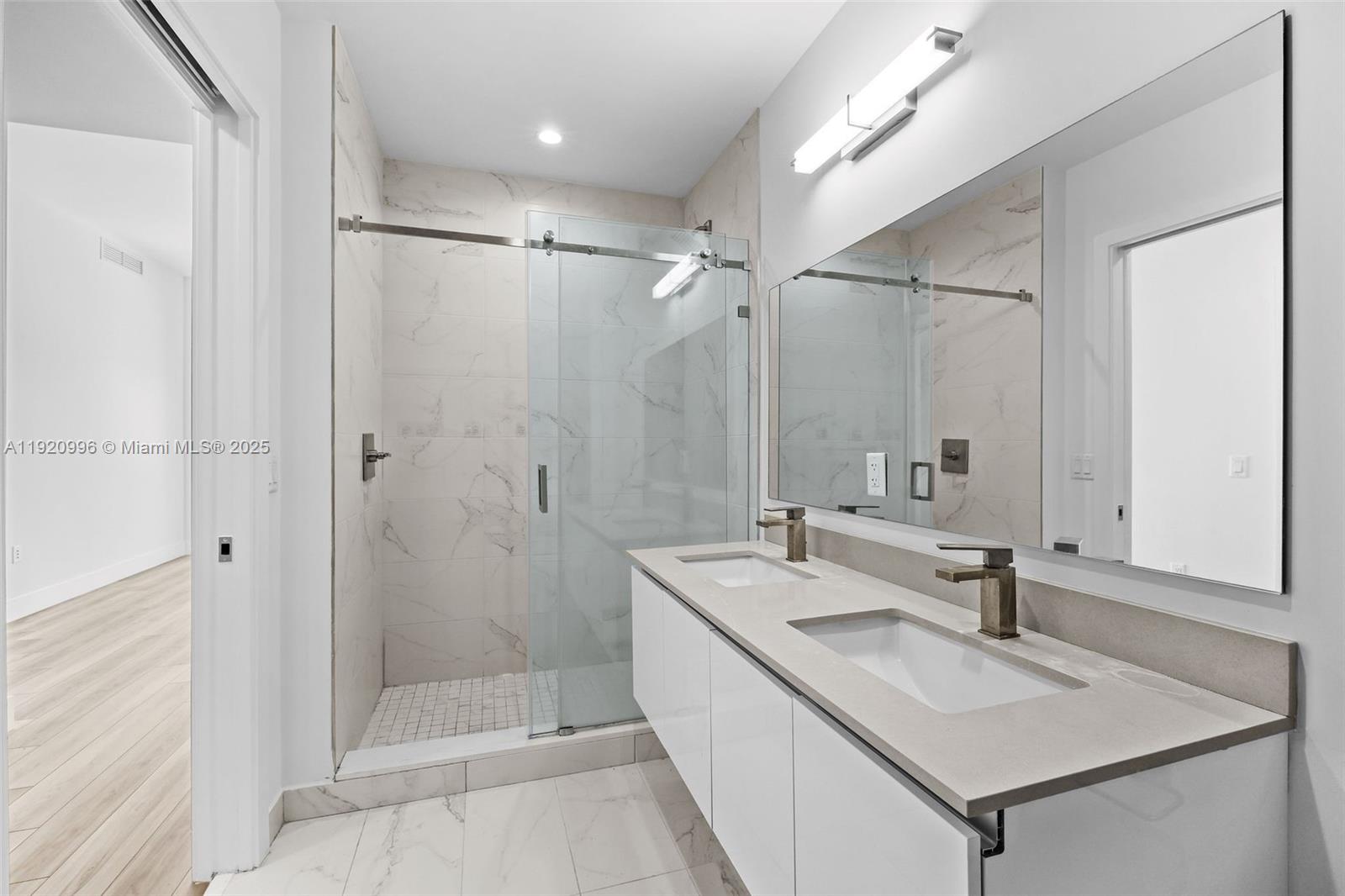 101 Diplomat Pkwy # 2610