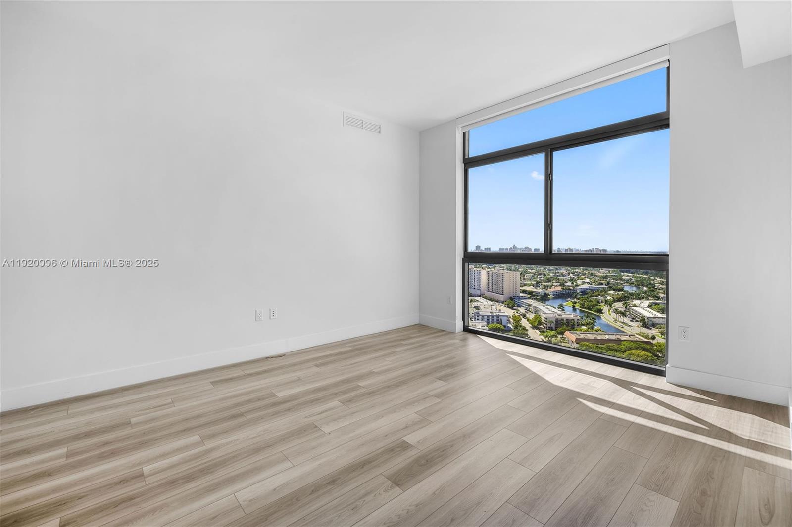 101 Diplomat Pkwy # 2610