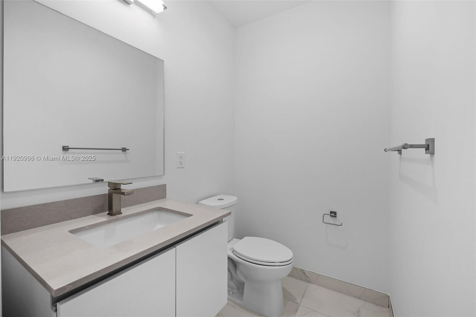 101 Diplomat Pkwy # 2610