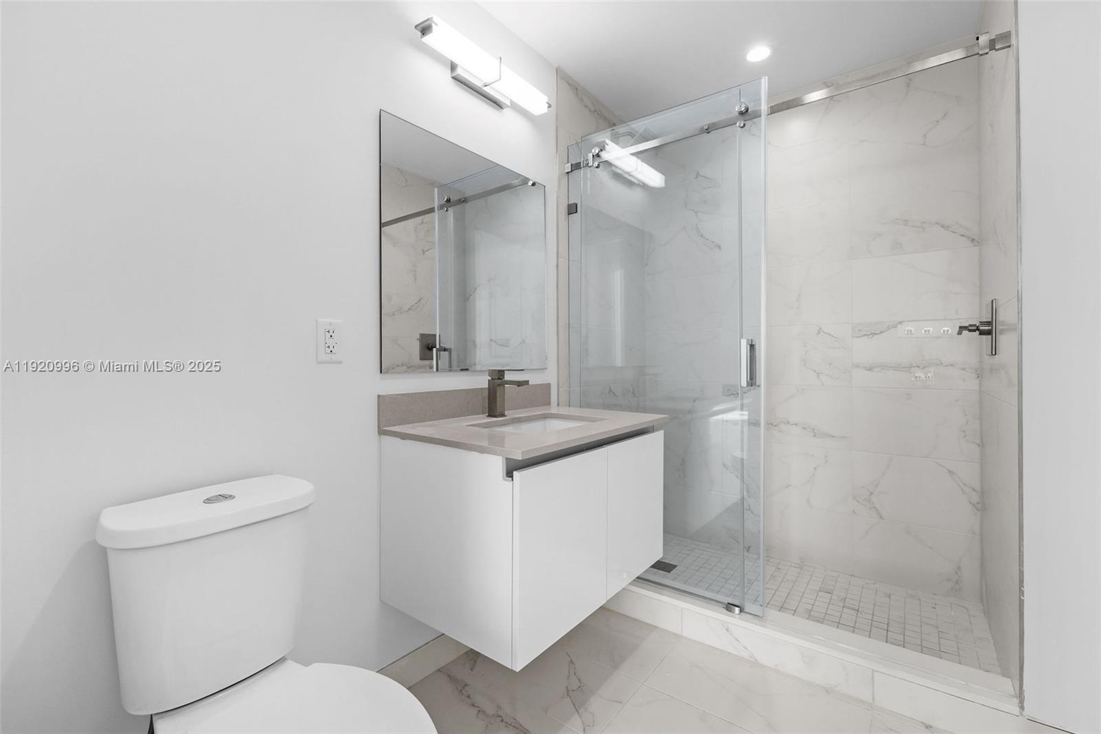 101 Diplomat Pkwy # 2610