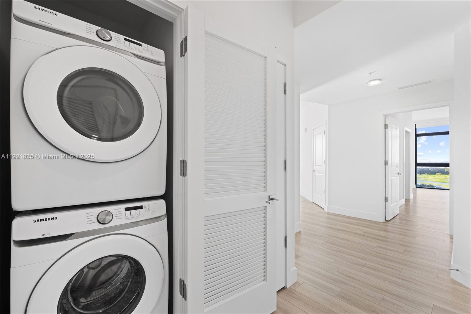 101 Diplomat Pkwy # 911