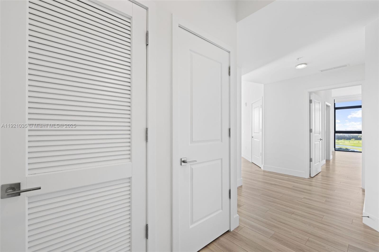 101 Diplomat Pkwy # 911