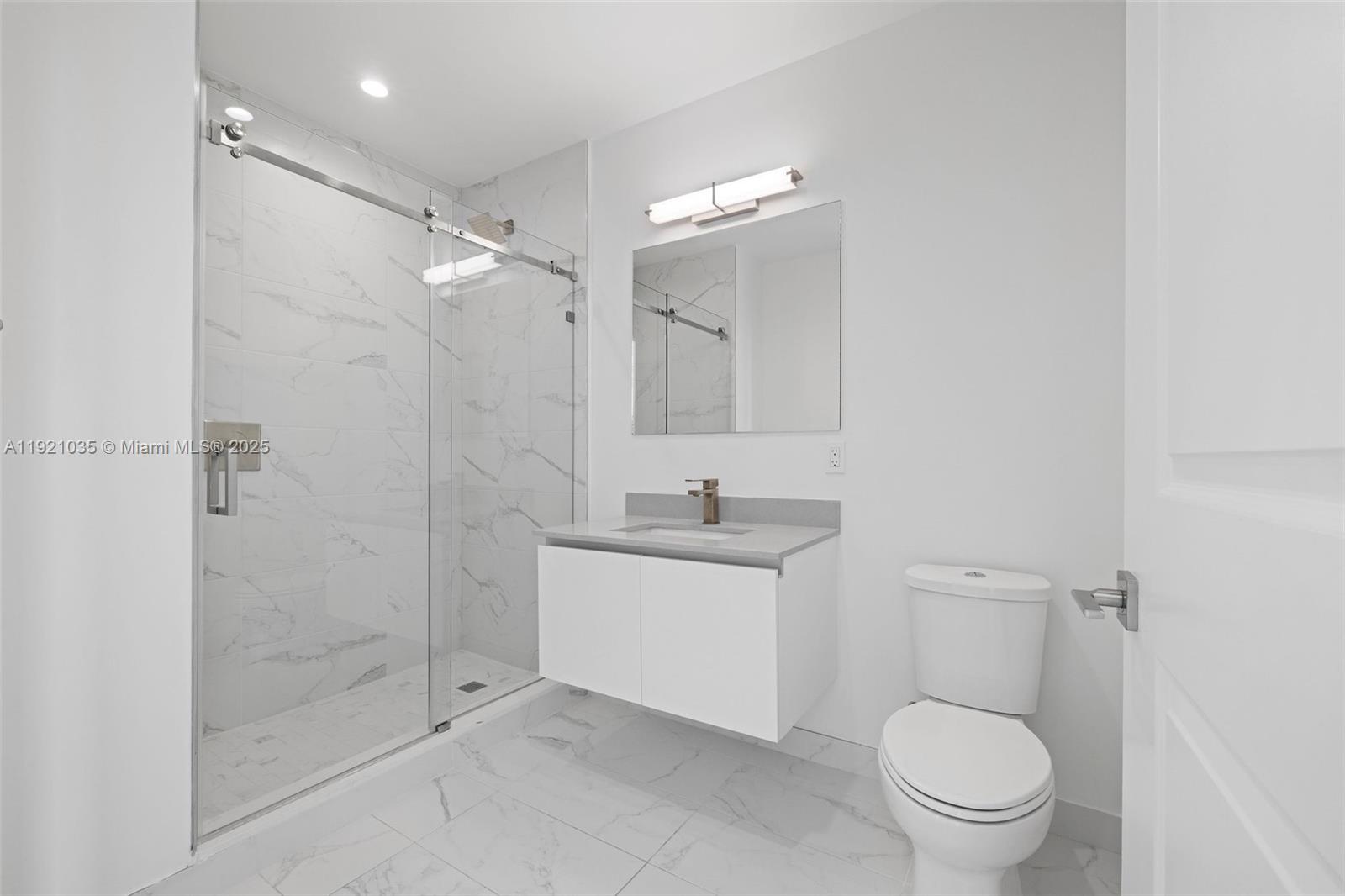 101 Diplomat Pkwy # 911