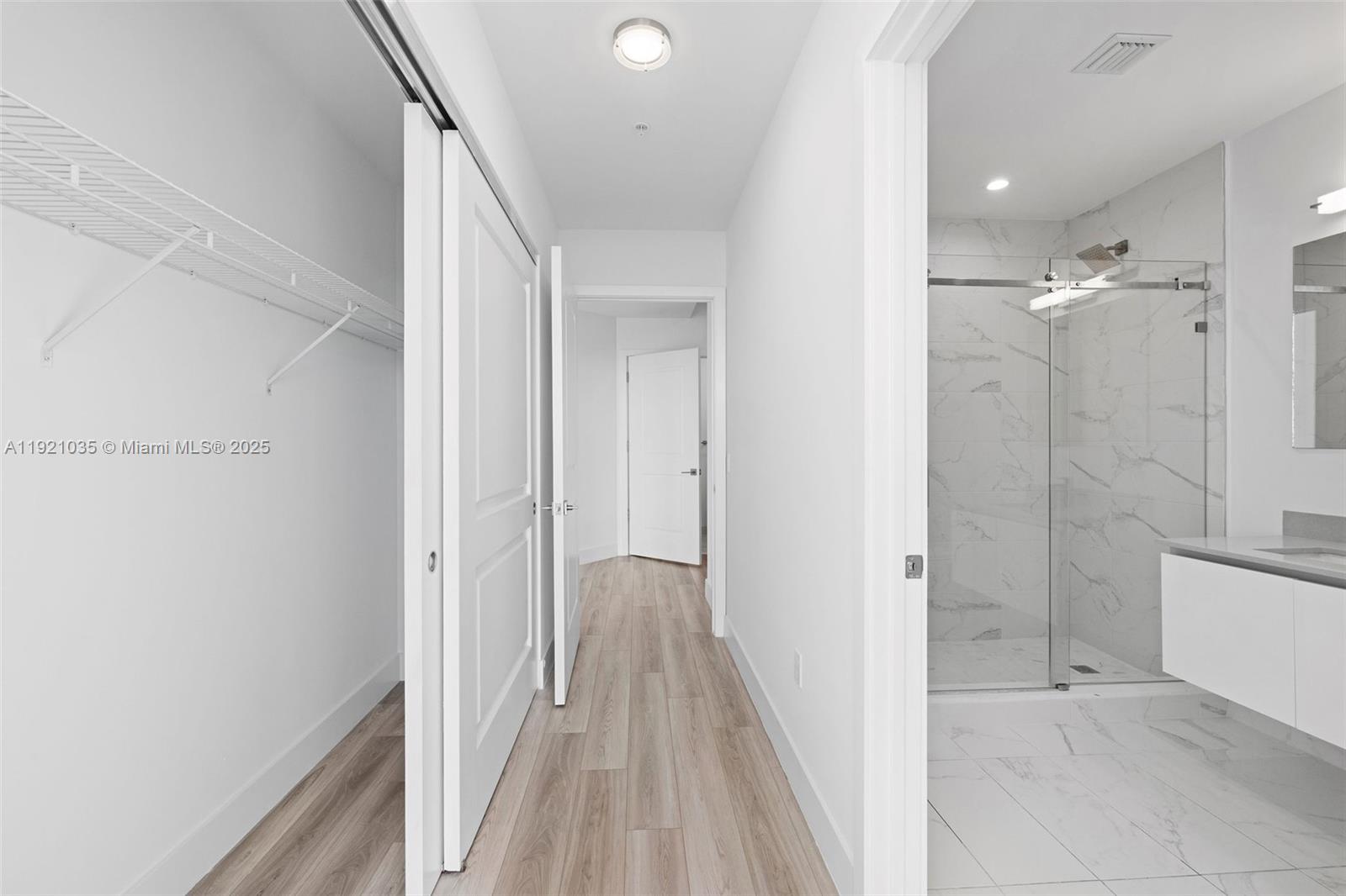 101 Diplomat Pkwy # 911