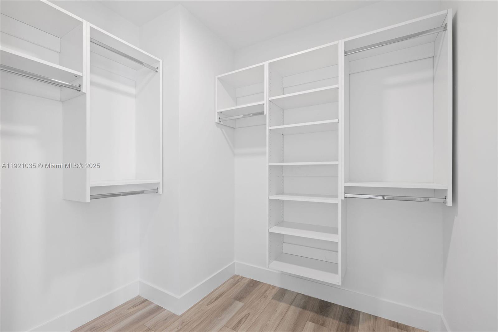 101 Diplomat Pkwy # 911