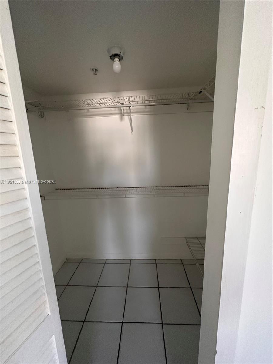 3052 SW 27th Ave # 301