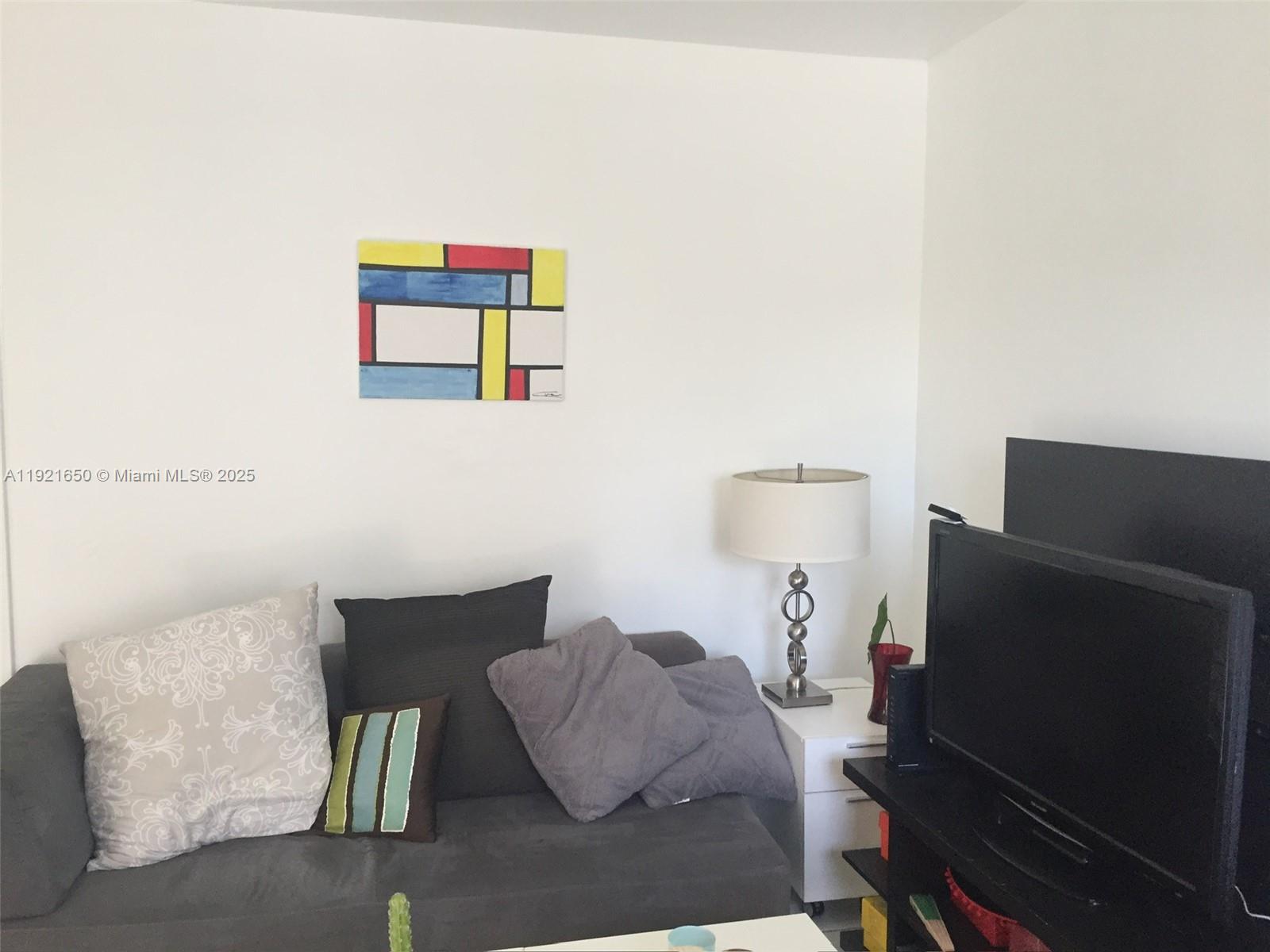 3052 SW 27th Ave # 301