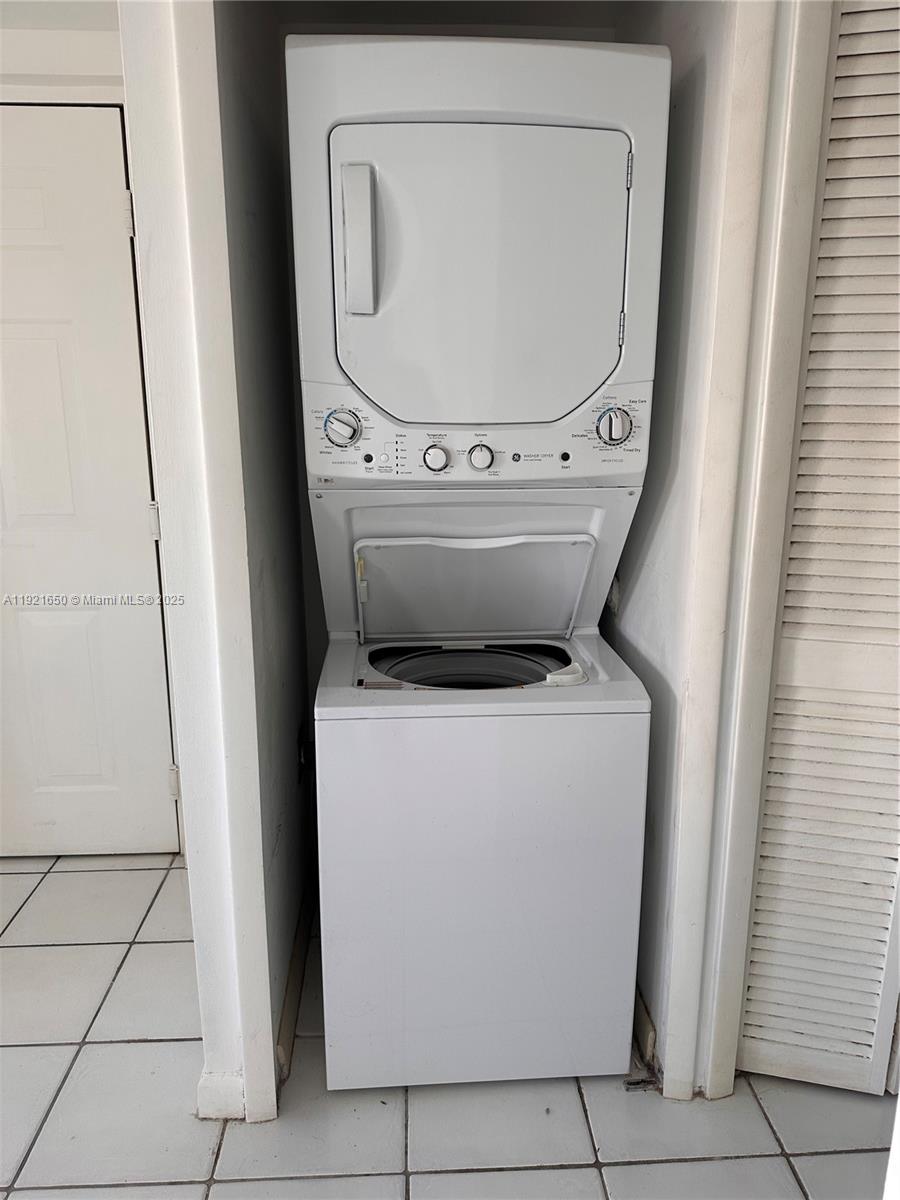 3052 SW 27th Ave # 301