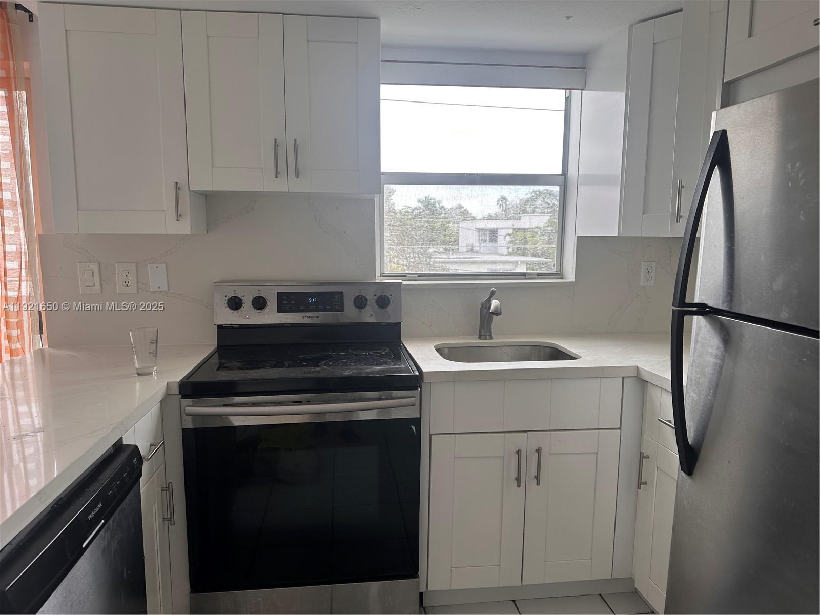 3052 SW 27th Ave # 301