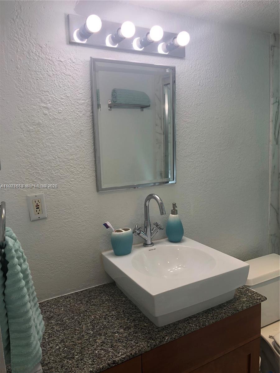 9971 W Bay Harbor Dr # 101