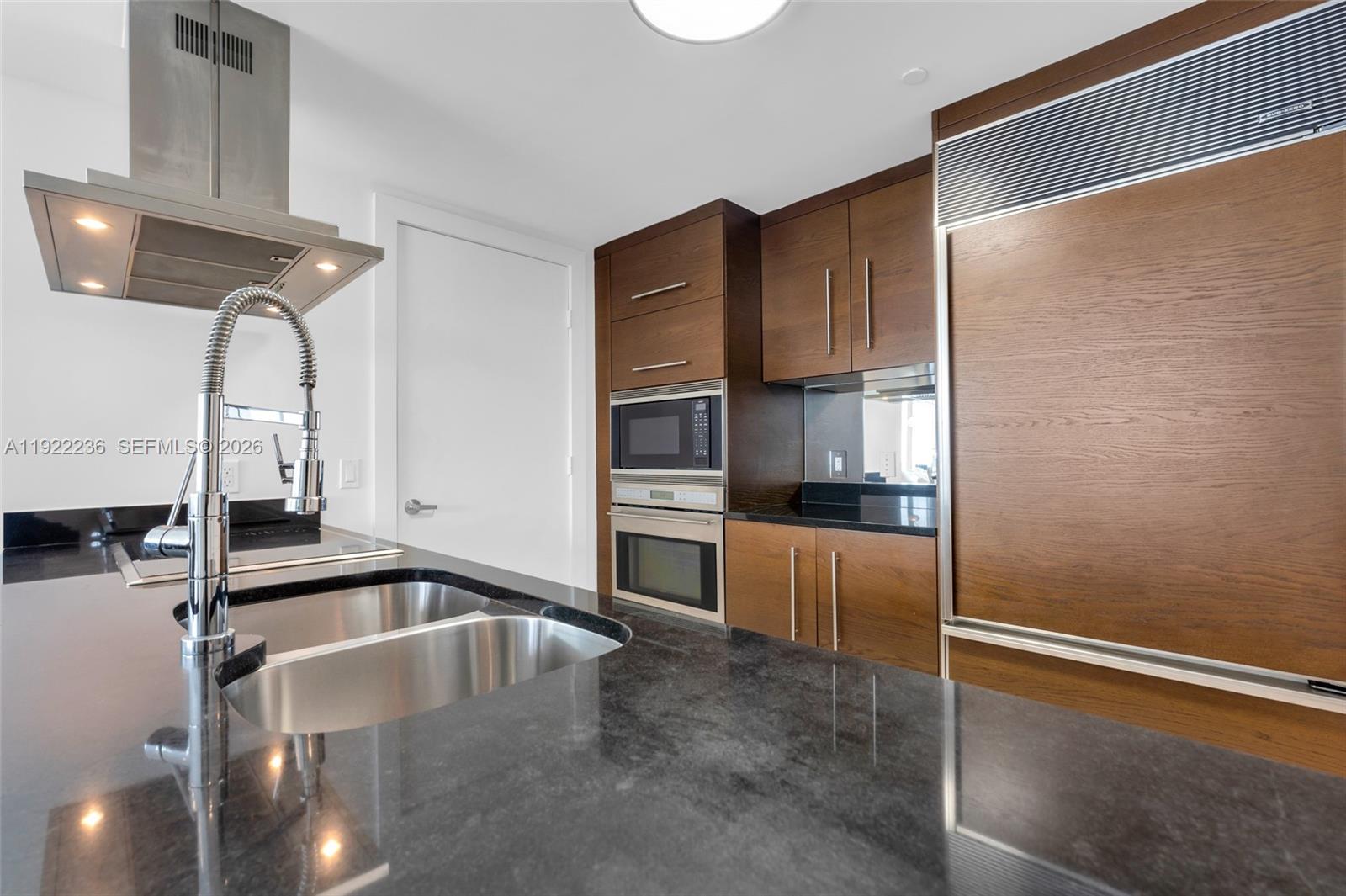 495 Brickell Ave # 3511