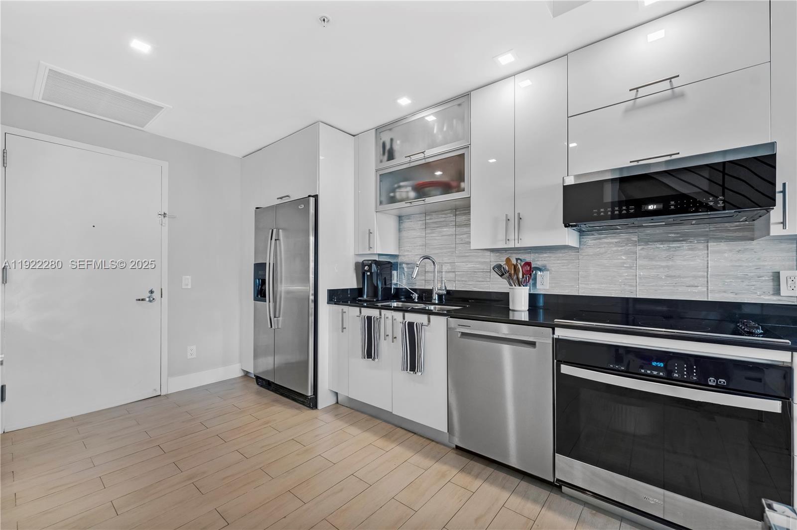 60 SW 13th St # 3604