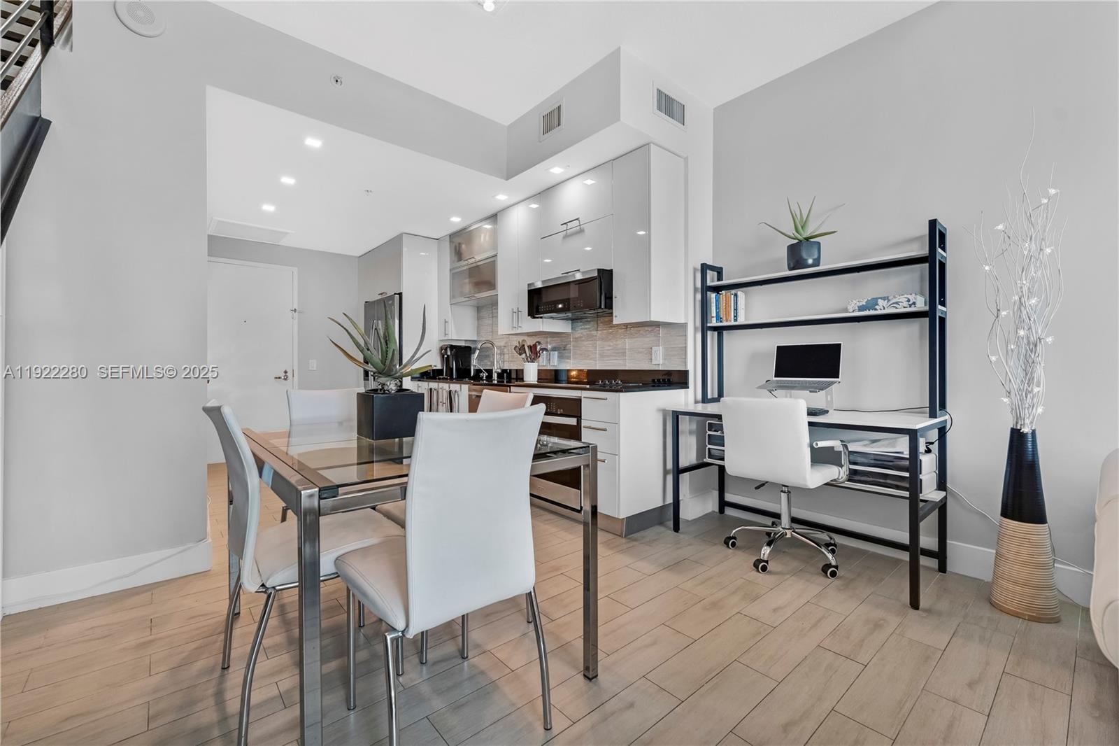 60 SW 13th St # 3604