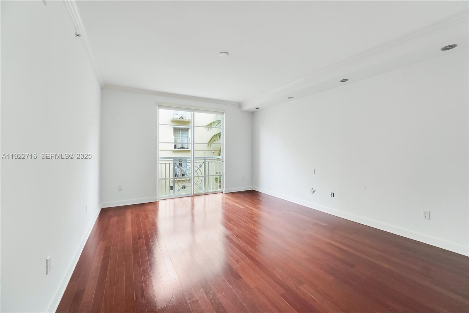 151 Michigan Ave # 525