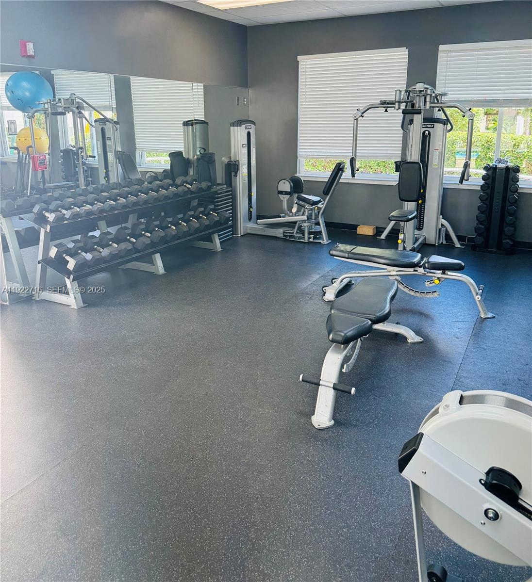 151 Michigan Ave # 525