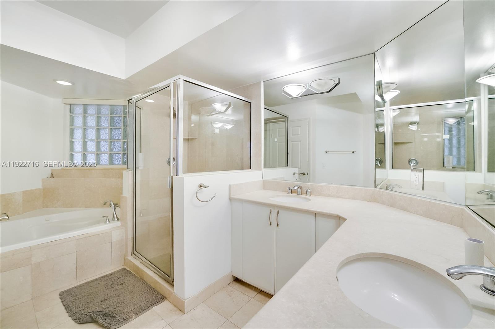 151 Michigan Ave # 525