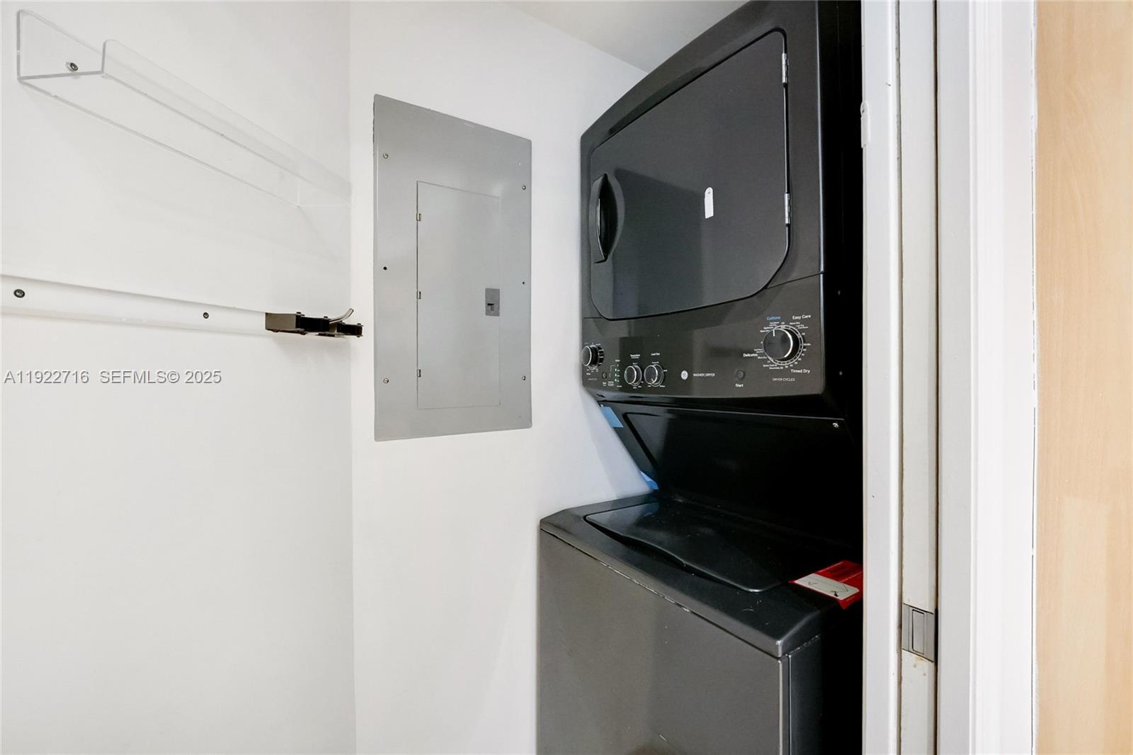 151 Michigan Ave # 525