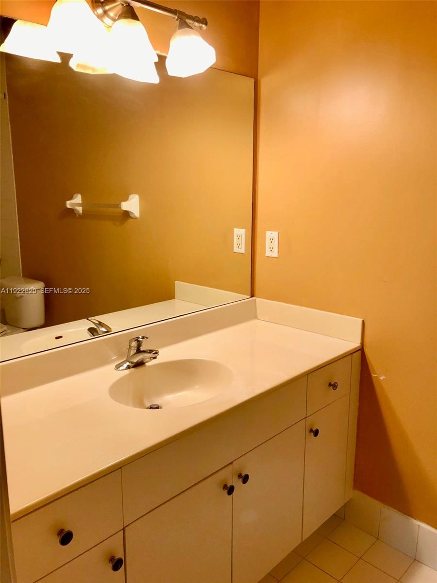 1165 Golden Lakes Blvd # 1226