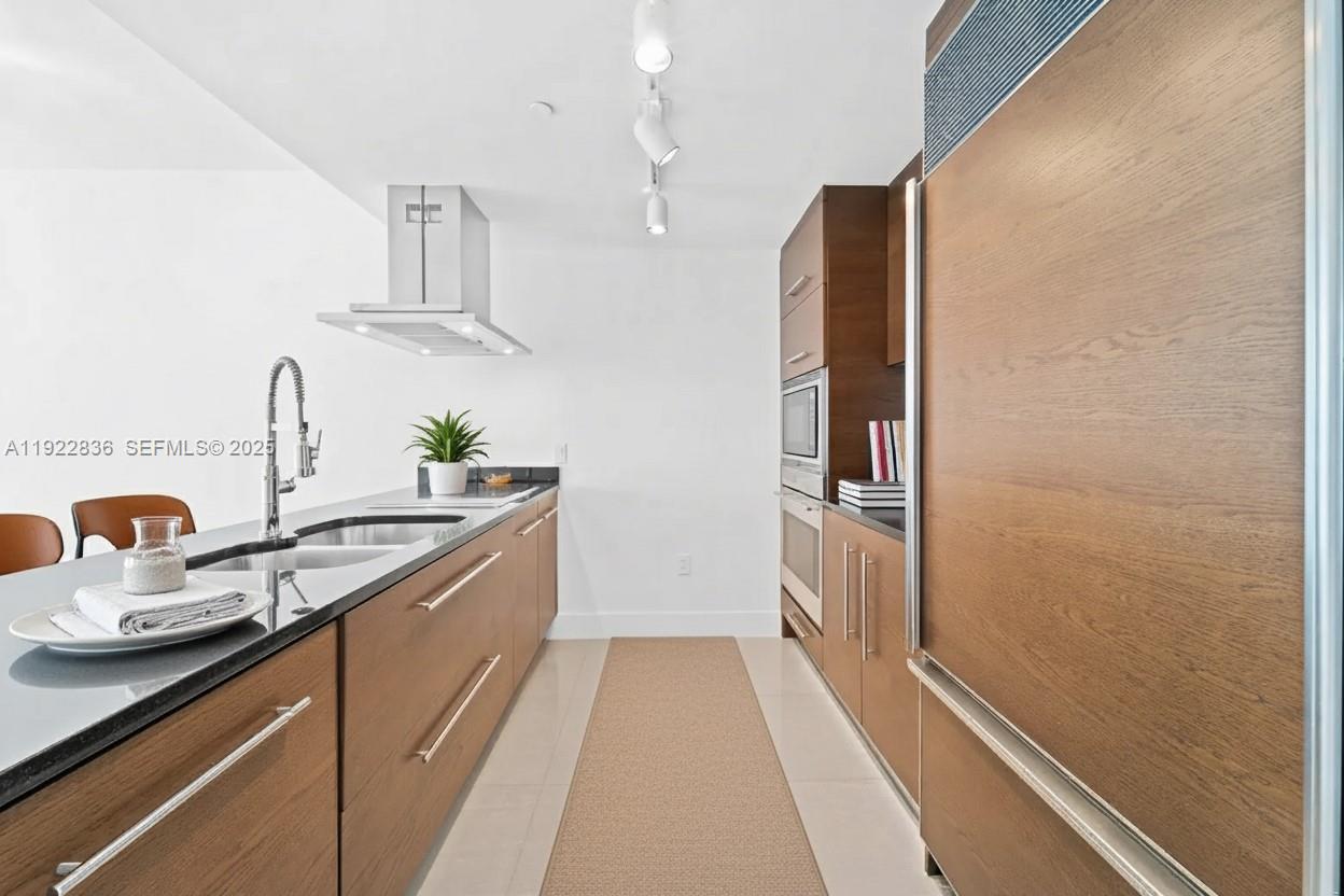 485 Brickell Ave # 1907