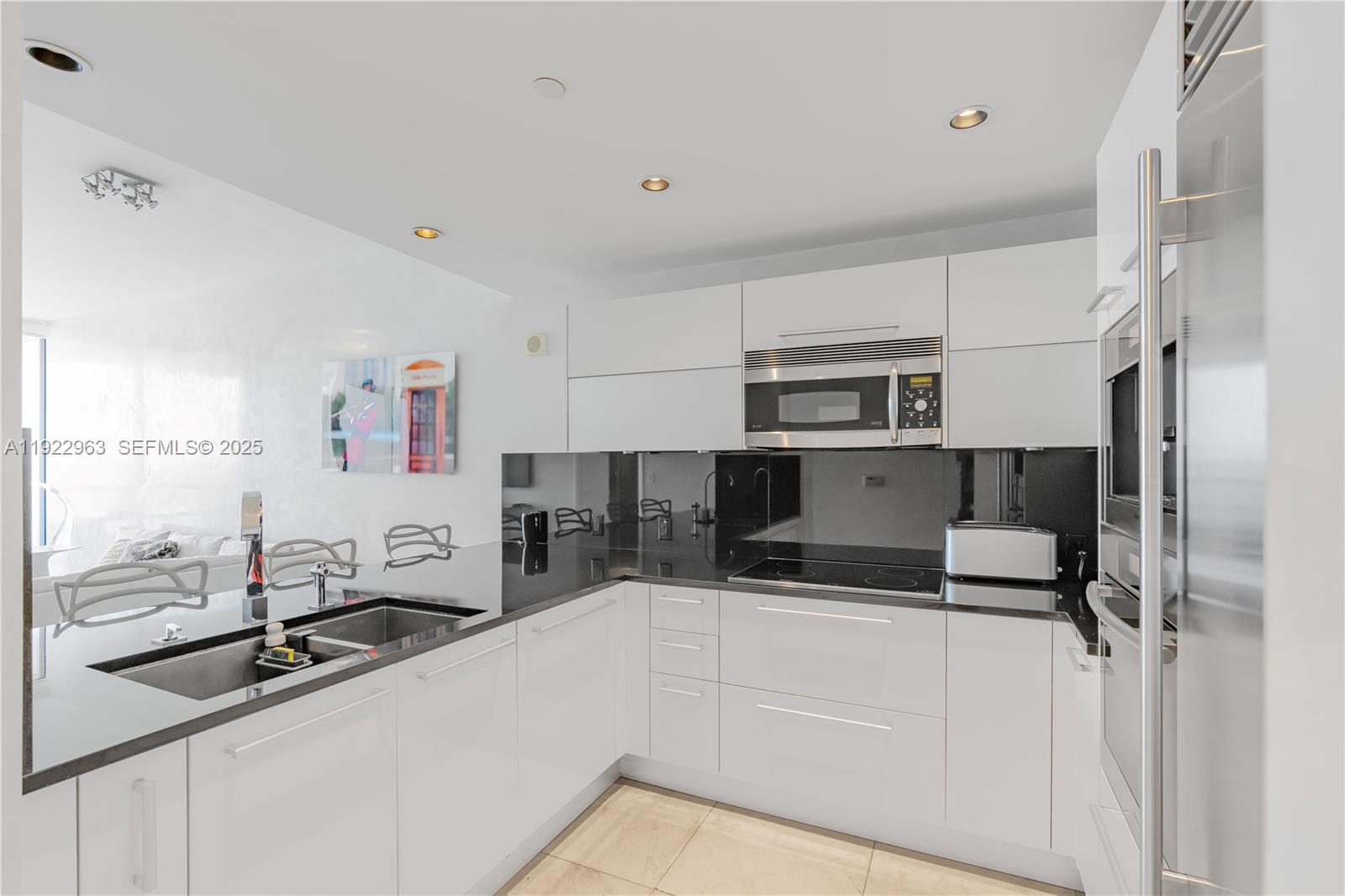 17121 Collins Ave # 903