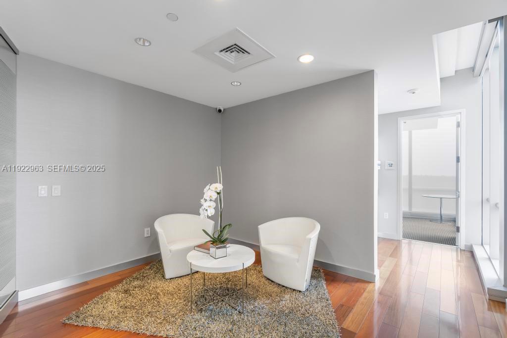 17121 Collins Ave # 903