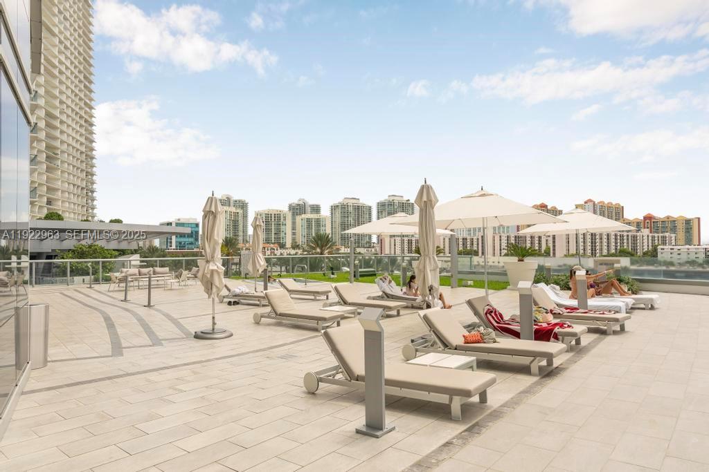 17121 Collins Ave # 903