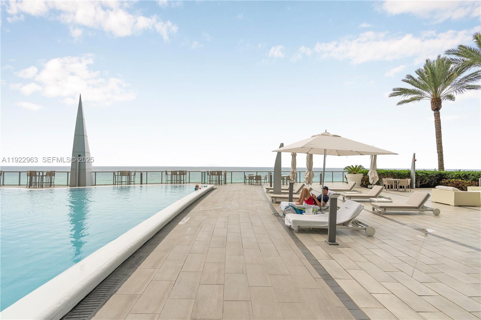 17121 Collins Ave # 903